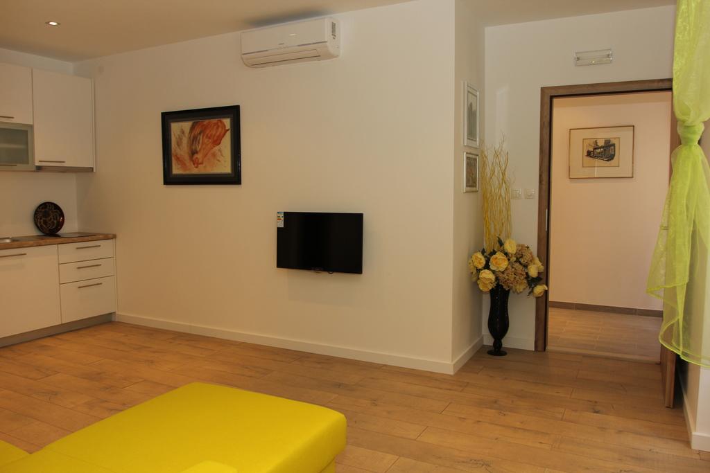 Apartment House Vitaic Supetar Zimmer foto